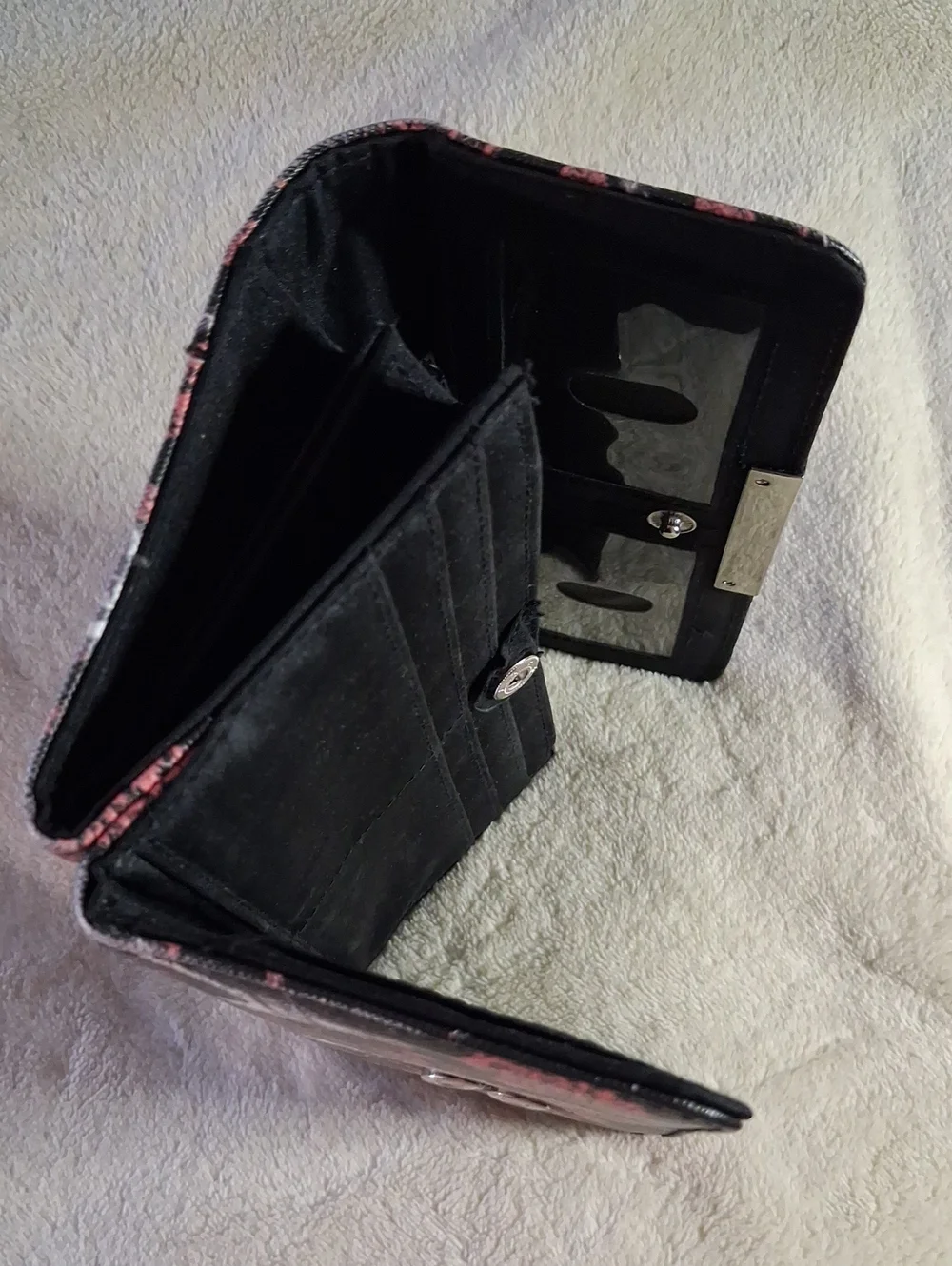 NEW!! Tahari Black and Pink Eiffel Tower Floral Wallet NO TAGS!